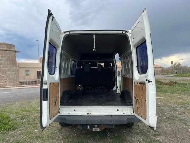 Ford Transit — puertas traseras