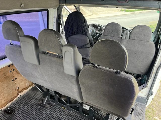Ford Transit — interior plazas