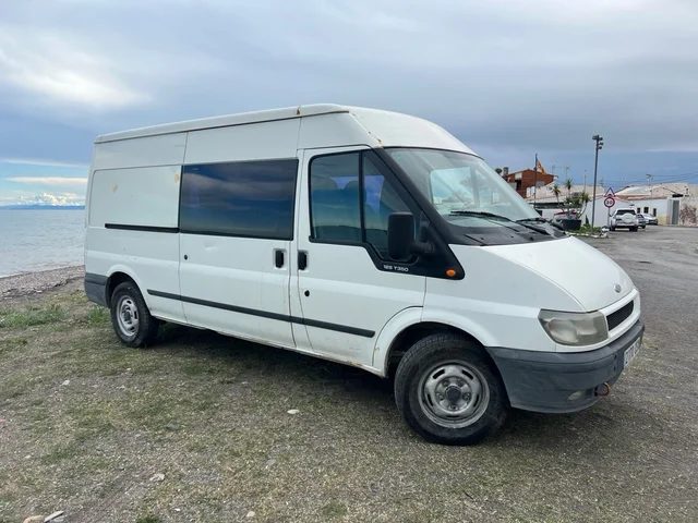 Ford Transit — lateral